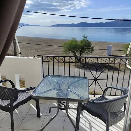 Alisaxni Pefki (Evia)